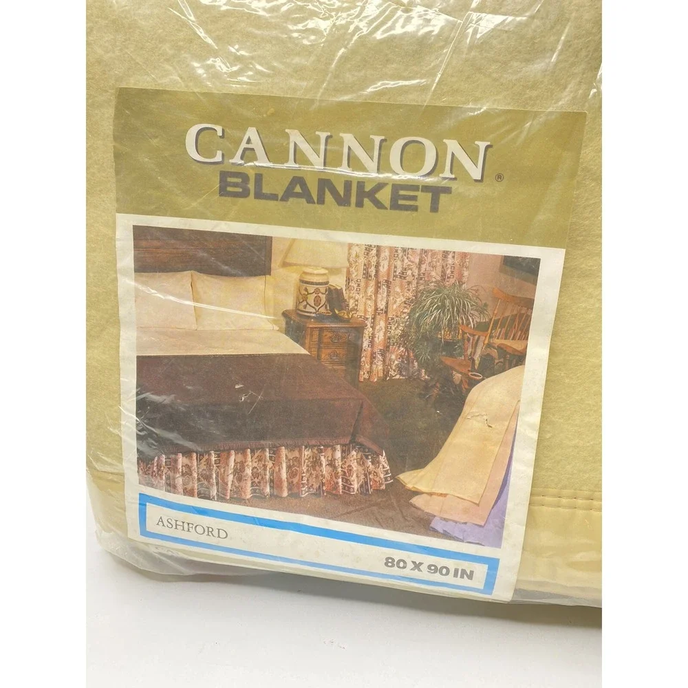 Cannon Blanket New 80 x 90 Ashford Beige 100 Percent Acrylic‎ Nylon Binding VTG